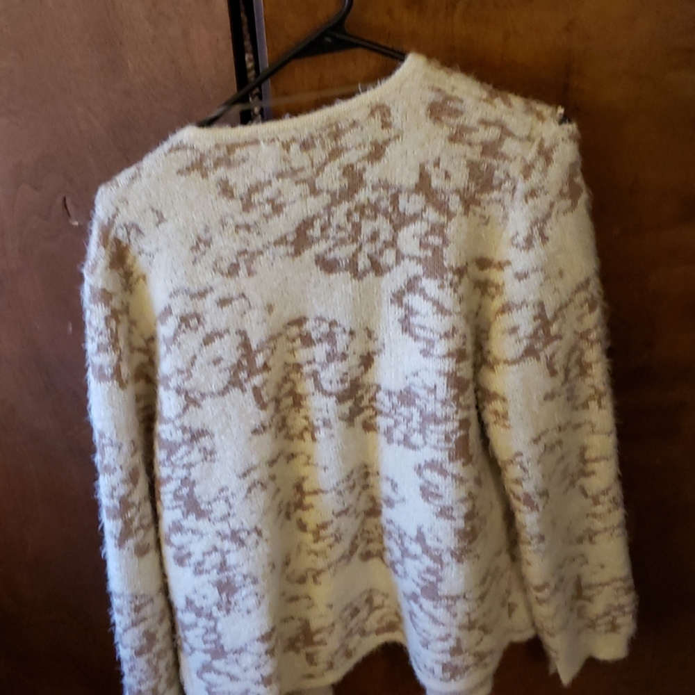 Sweater - Picture 3 of 5